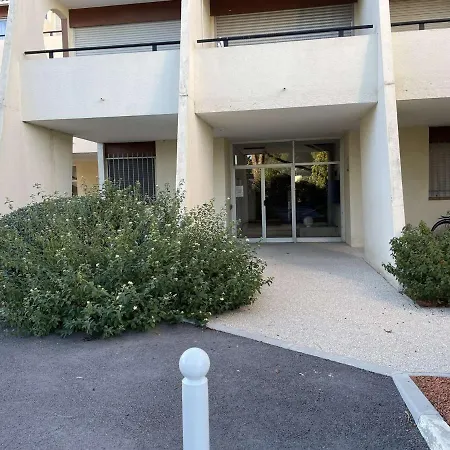 Rdc A Port Camargue - 6 Couchages, Acces Direct Plage, Parking, Jardin - Fr-1-250-263 Appartement
