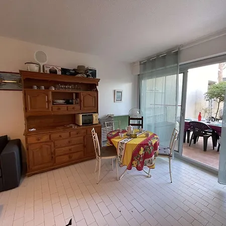 Appartement Rdc A Port Camargue - 6 Couchages, Acces Direct Plage, Parking, Jardin - Fr-1-250-263